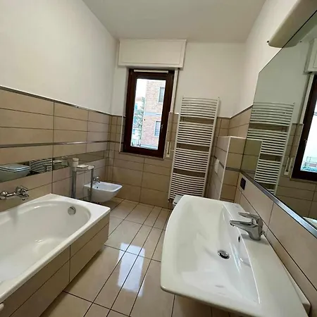 Destiny 9 Vista Adige Verona